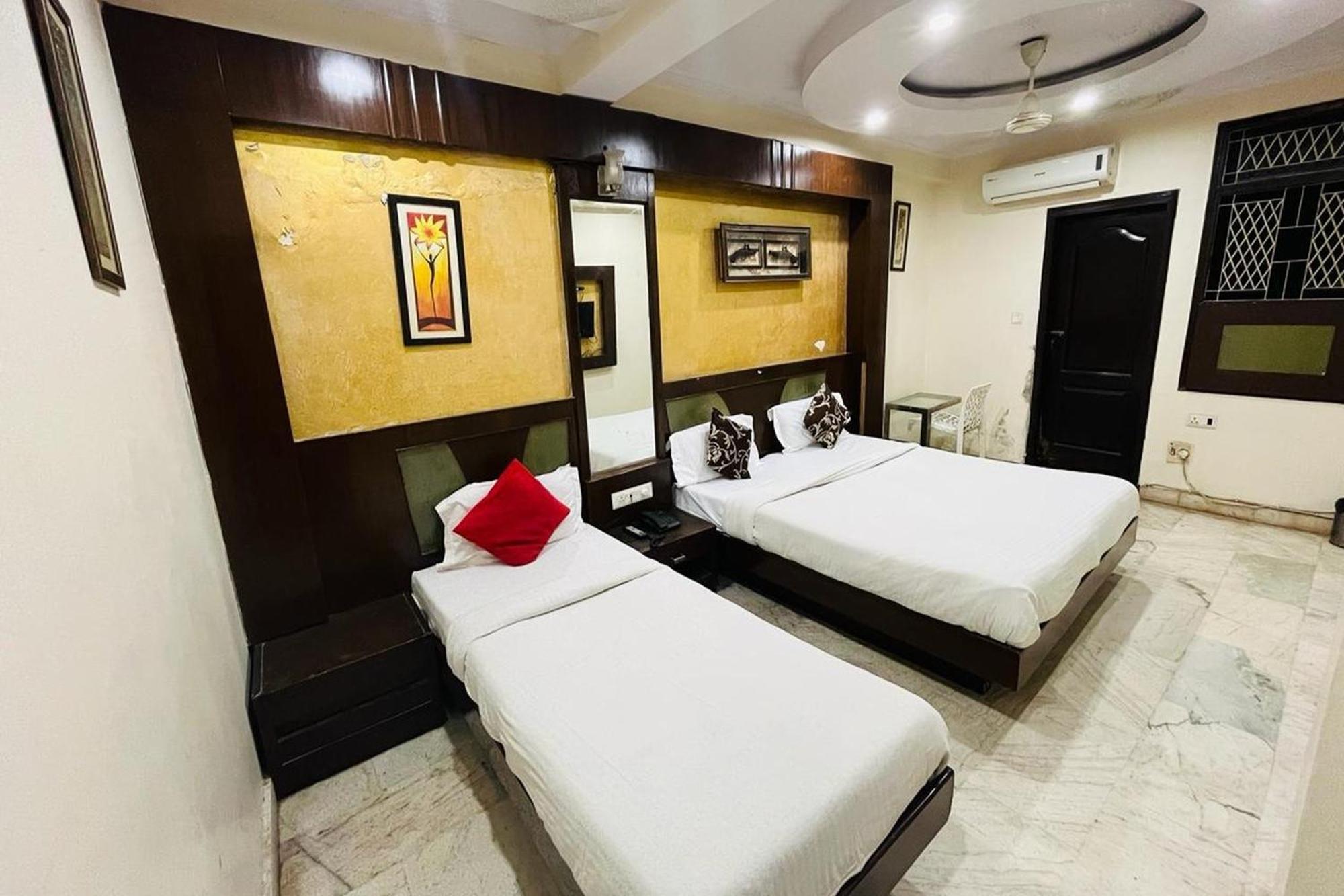 Spot Inn Hostel New Delhi Exterior foto