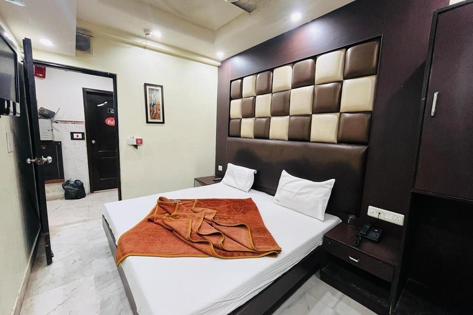 Spot Inn Hostel New Delhi Exterior foto